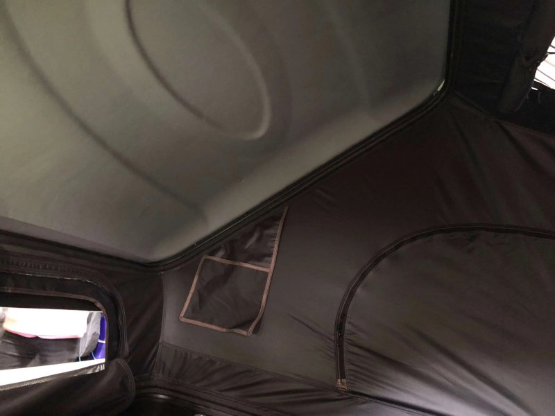 Soft Shell Large Space Sunshade Rain Telescopic Roof Top Tent Lightweight for Vehicles Car Rooftop Tent